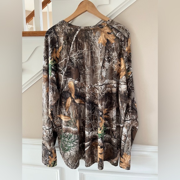 ✨ Realtree Long Sleeve - Picture 4 of 7